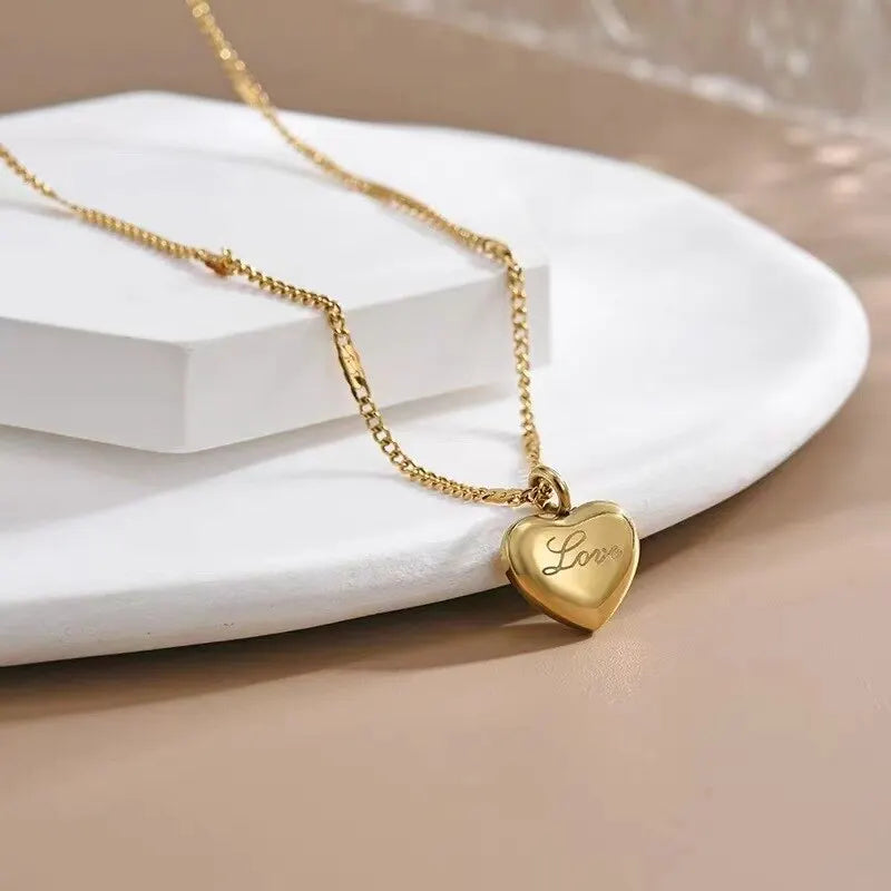 Peach Heart Engraved Love Collarbone